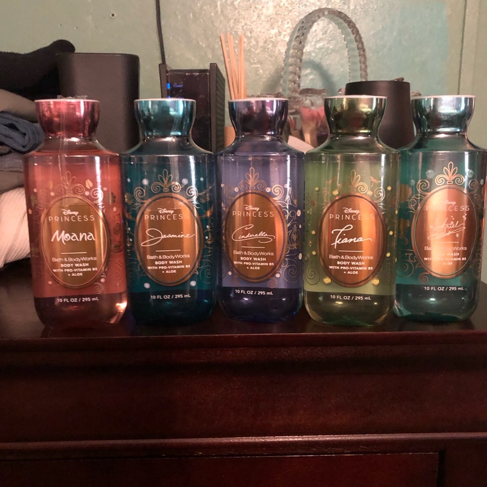 Disney Princess  Body Wash Set - Multicolor X 5 - Picture 2 of 3